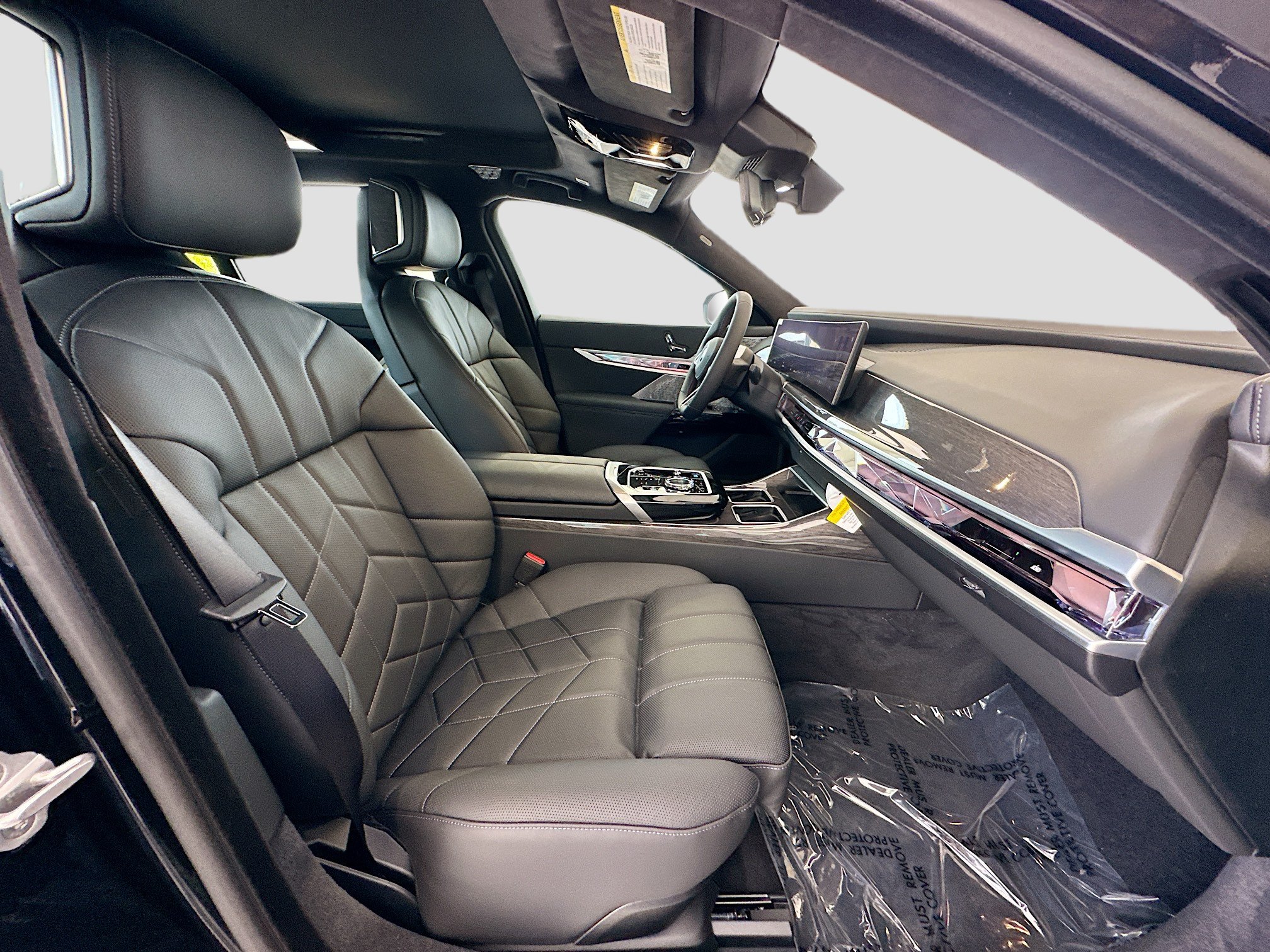 New 2026 BMW i7 M70 AWD/4WD image 26