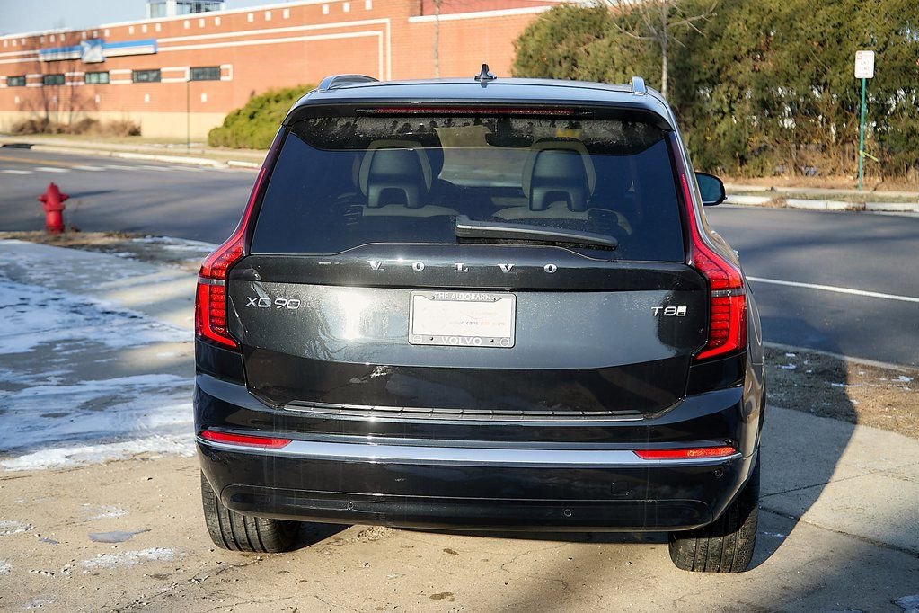New 2026 Volvo XC90 T8 Plus w/ Protection Package Premier AWD/4WD image 7