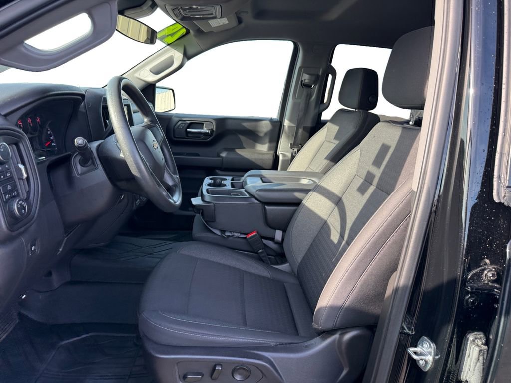 Certified 2024 Chevrolet Silverado 1500 Custom w/ Turbomax Blackout Package image 10