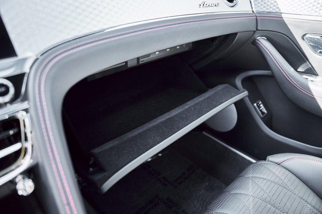 Used 2023 Bentley Flying Spur V8 image 84