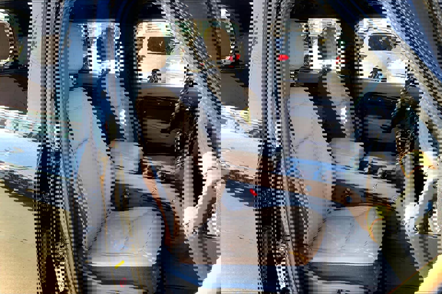 Used 2025 Land Rover Defender 110 X image 10