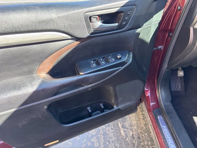 Used 2018 Toyota Highlander Limited AWD/4WD image 10
