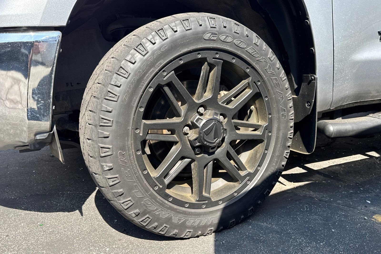 Used 2019 Toyota Tundra SR5 w/ SR5 Upgrade Package AWD/4WD image 4