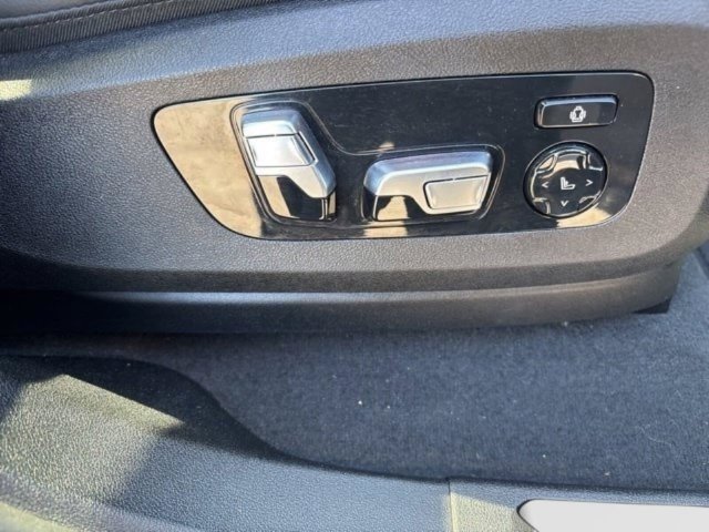 Used 2022 BMW X6 xDrive40i AWD/4WD image 54