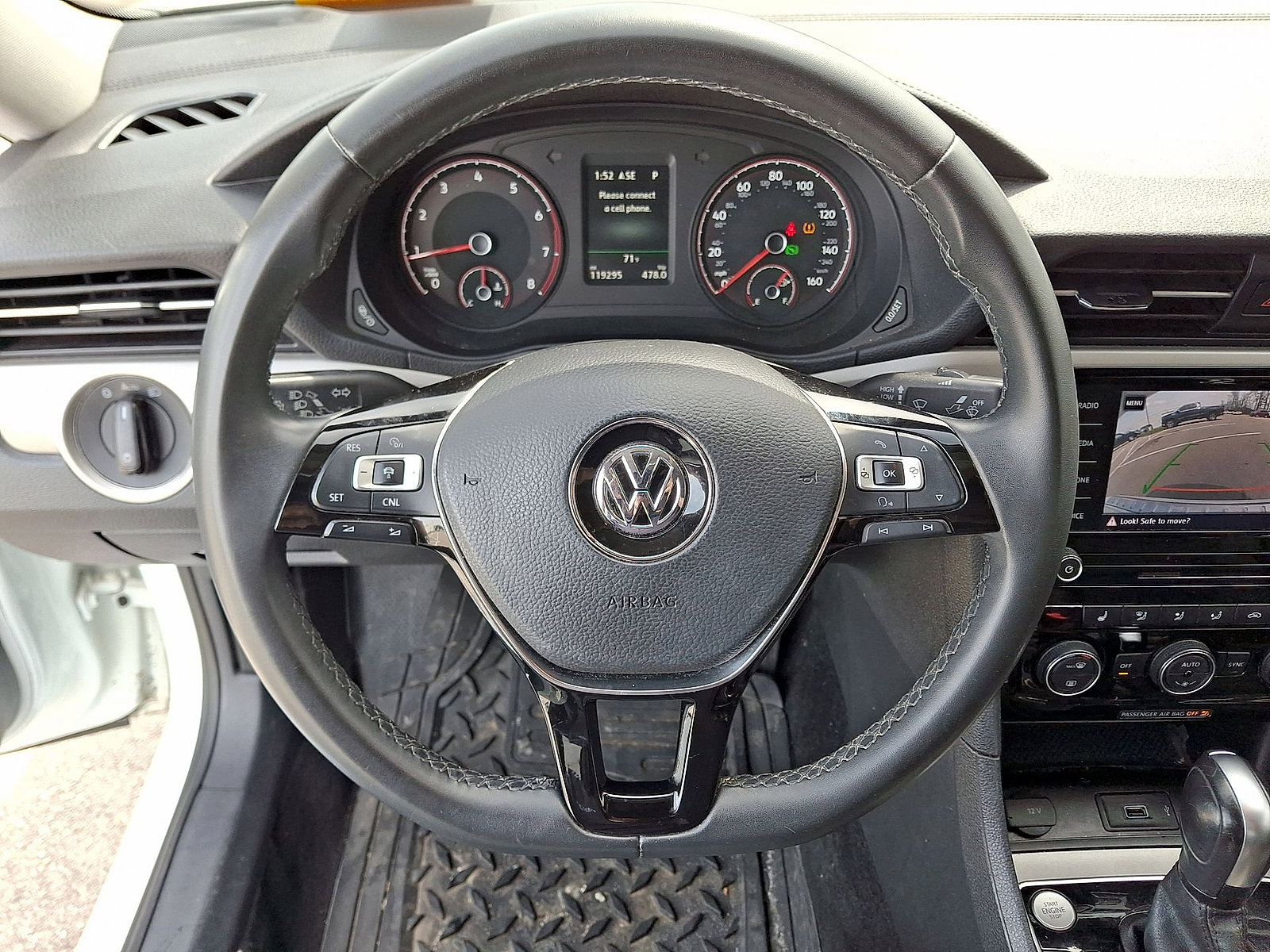 Used 2021 Volkswagen Passat 2.0T SE FWD image 16
