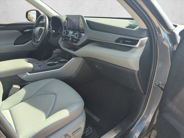 Used 2023 Toyota Highlander XLE image 20