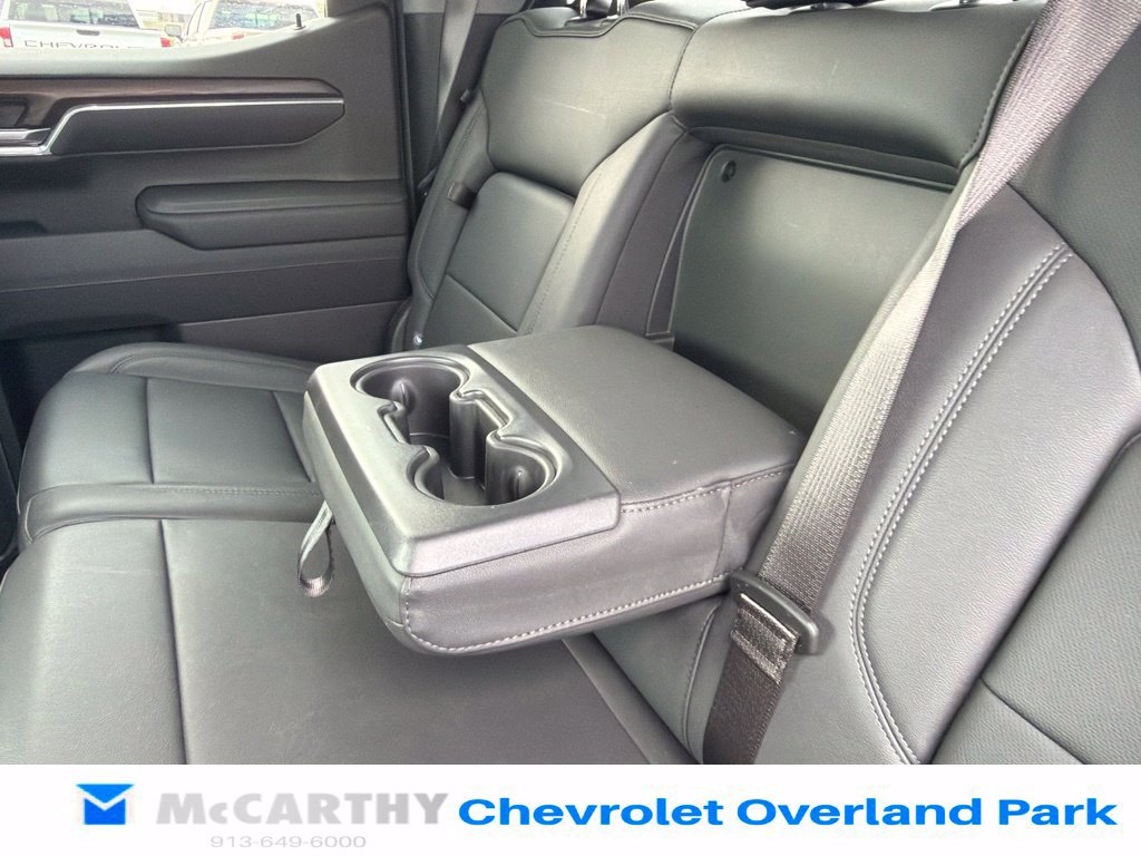 Used 2025 GMC Sierra 1500 SLT AWD/4WD image 17