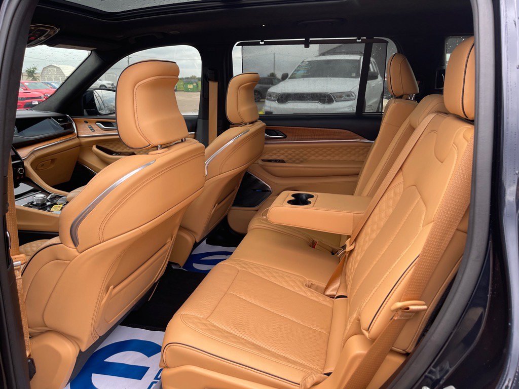 Certified 2023 Jeep Grand Cherokee L Summit AWD/4WD image 13