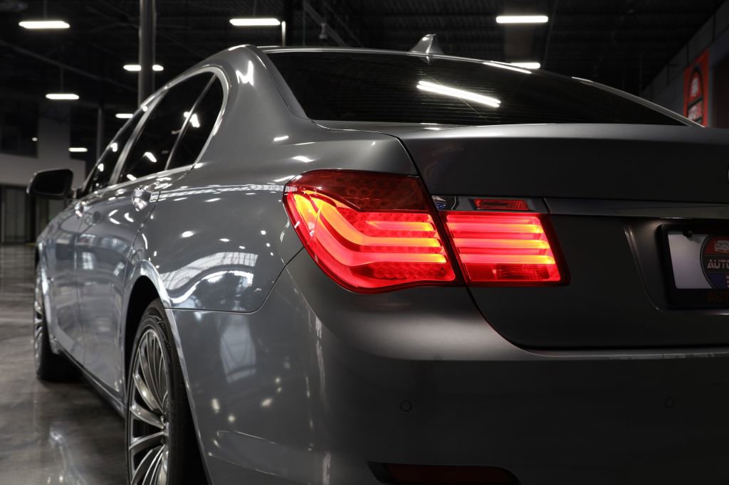 Used 2012 BMW 740Li image 34