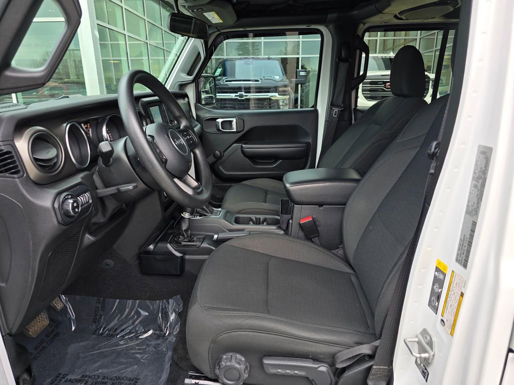 Used 2021 Jeep Gladiator Sport image 21