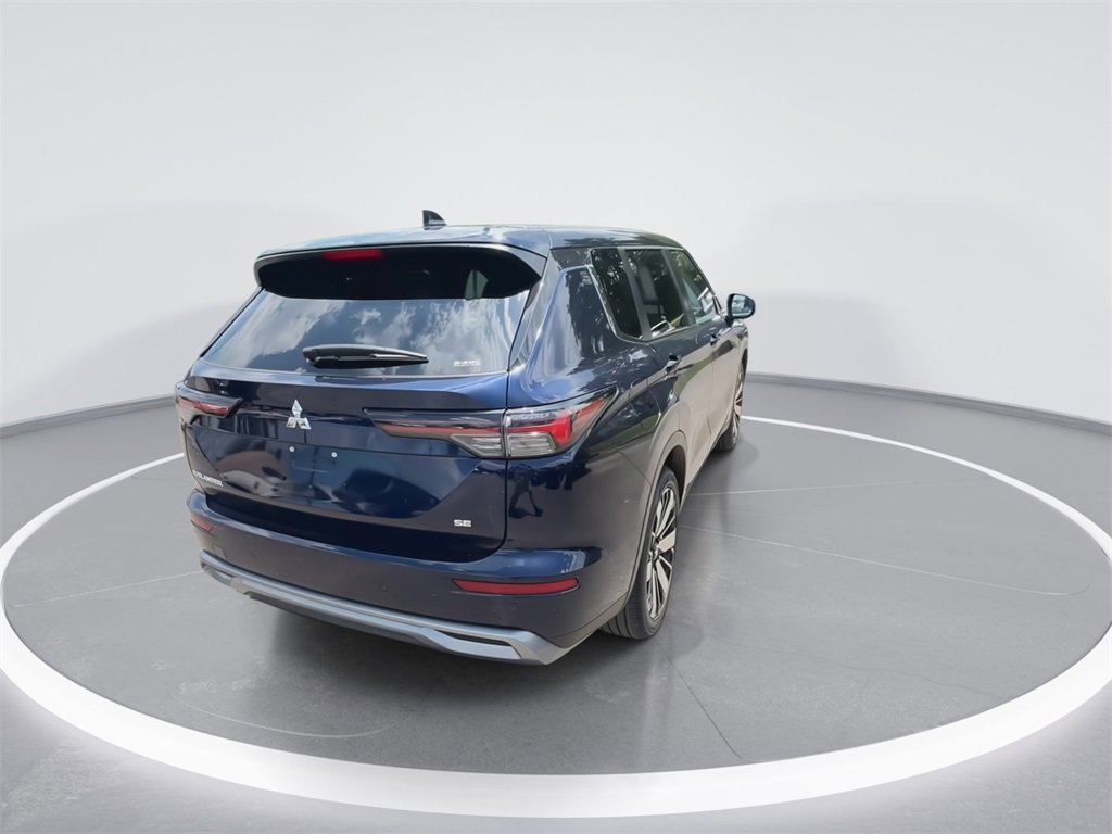 New 2025 Mitsubishi Outlander SE image 8