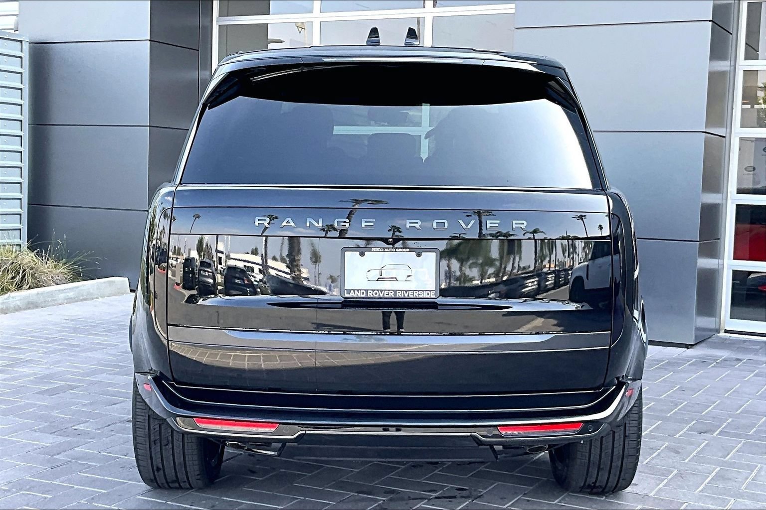 New 2026 Land Rover Range Rover Long Wheelbase SE AWD/4WD image 4