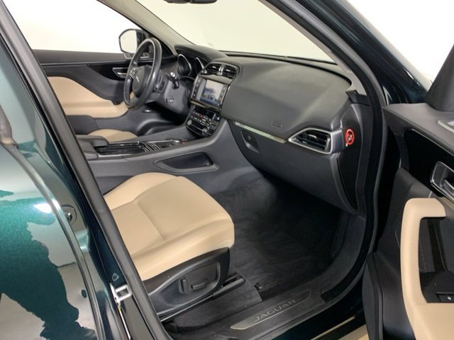 Used 2018 Jaguar F-PACE Premium image 38