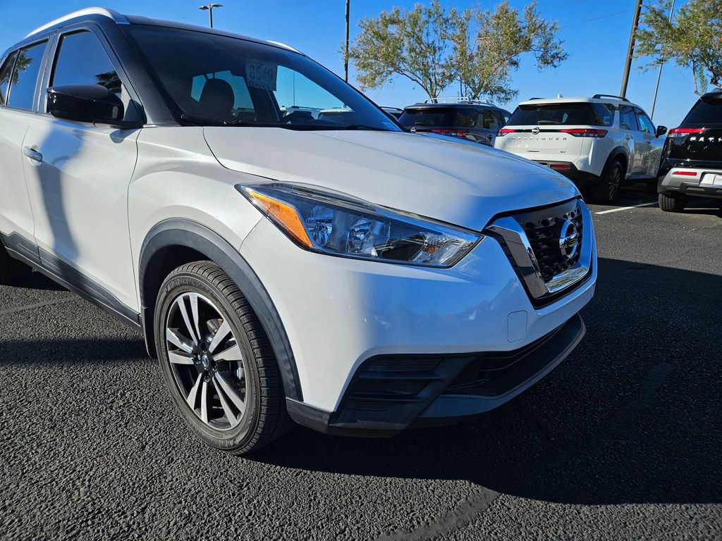 Used 2019 Nissan Kicks SV FWD image 3
