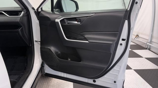 Used 2025 Toyota RAV4 XLE FWD image 22
