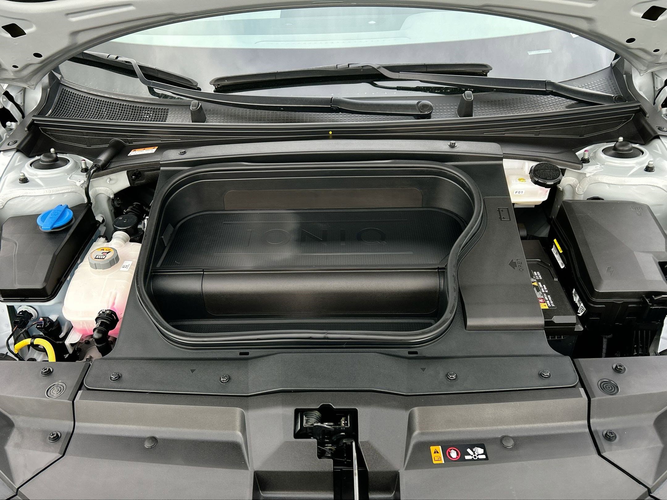 Used 2023 Hyundai Ioniq 6 Limited w/ Cargo Package image 23