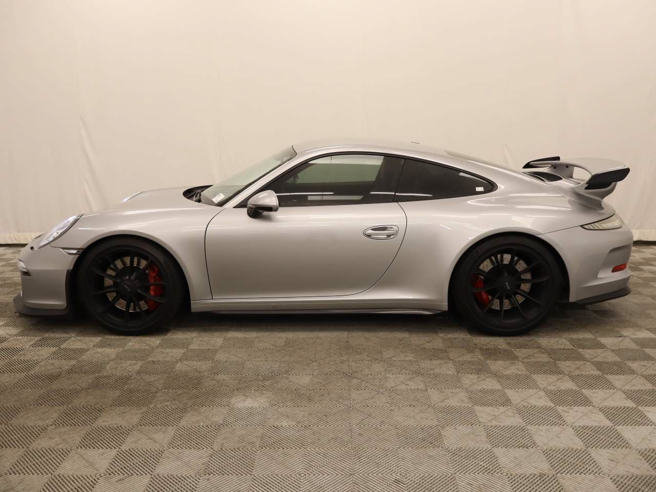 Used 2015 Porsche 911 GT3 RWD image 2