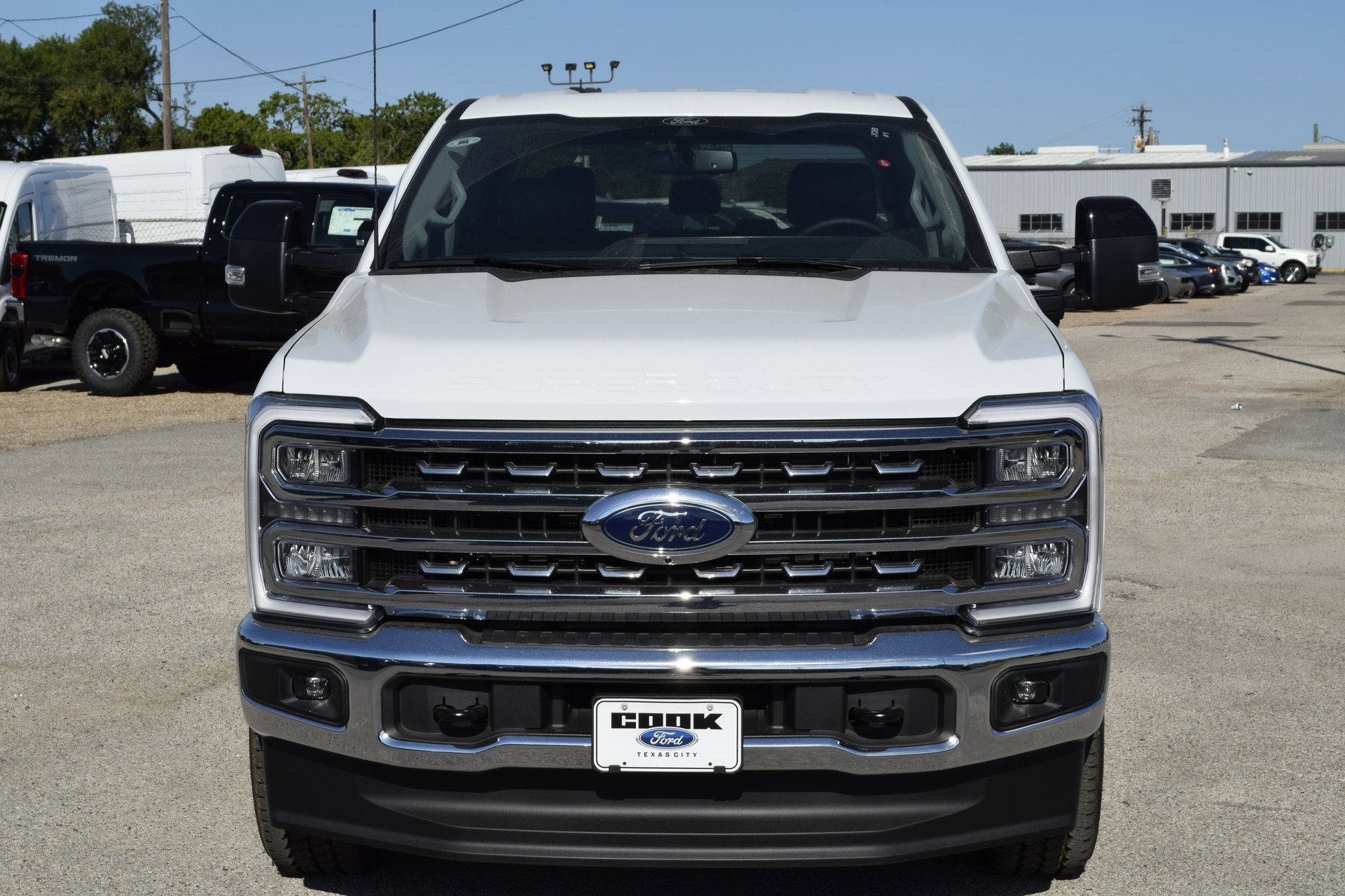 New 2026 Ford F250 Lariat w/ FX4 Off-Road Package image 2