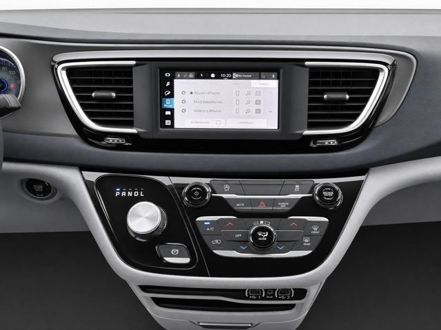 Used 2023 Chrysler Voyager LX FWD image 23