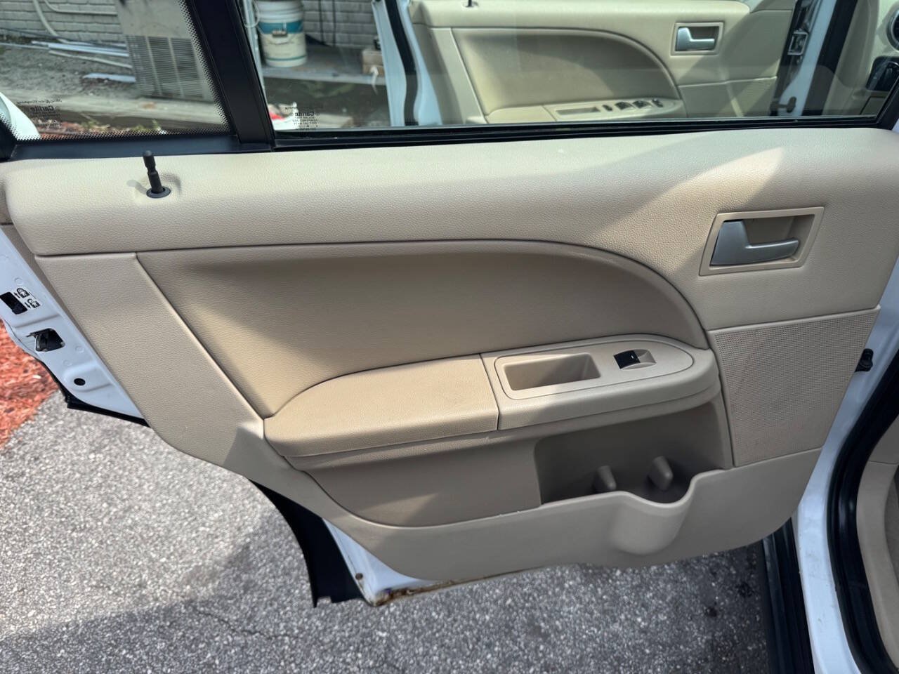 Used 2005 Ford Freestyle SEL AWD/4WD image 19