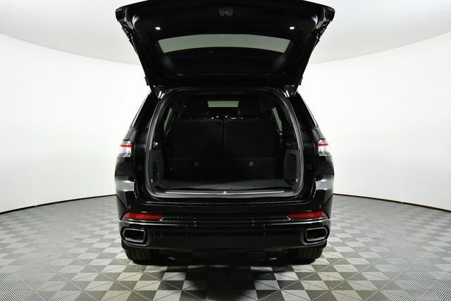 Used 2023 Jeep Grand Cherokee L Summit w/ High Altitude Package image 27