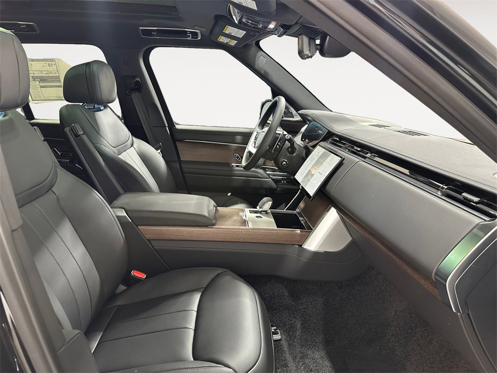 New 2025 Land Rover Range Rover SE image 15