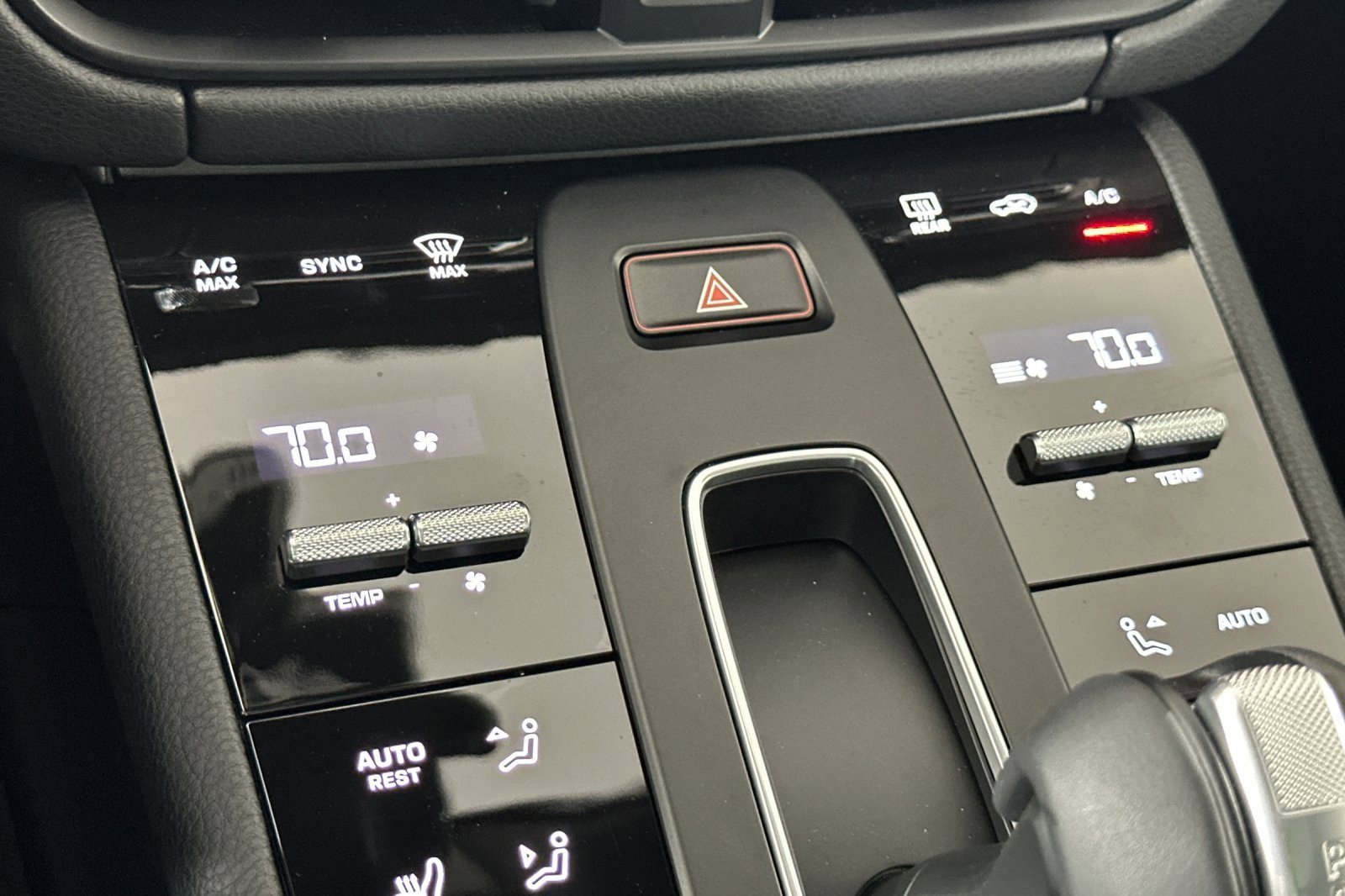 Used 2025 Porsche Macan w/ Premium Package Plus image 20