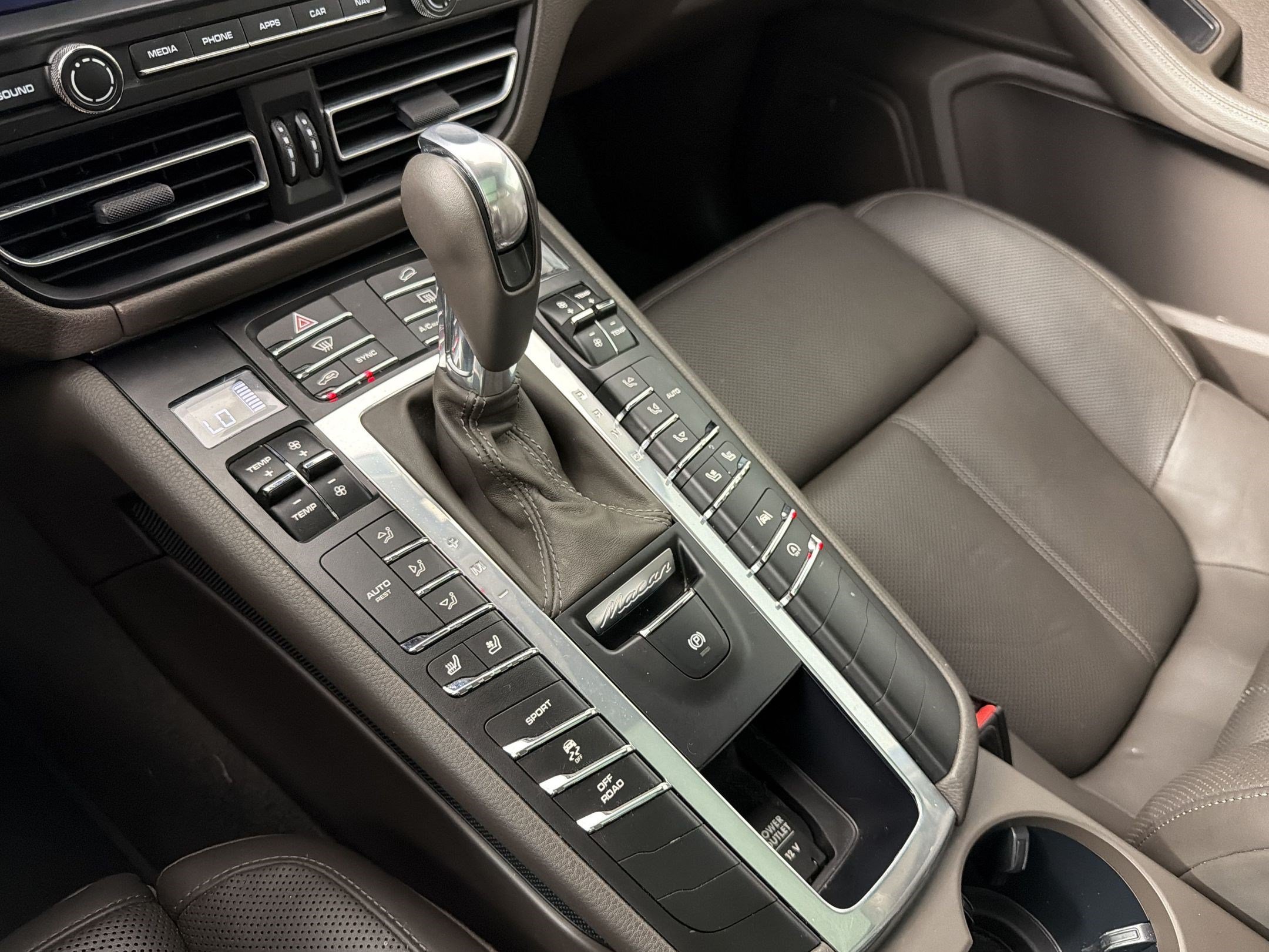 Used 2019 Porsche Macan AWD/4WD image 19