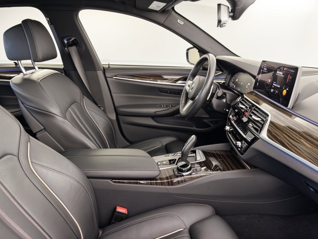 Used 2023 BMW M550i xDrive w/ Executive Package AWD/4WD image 30