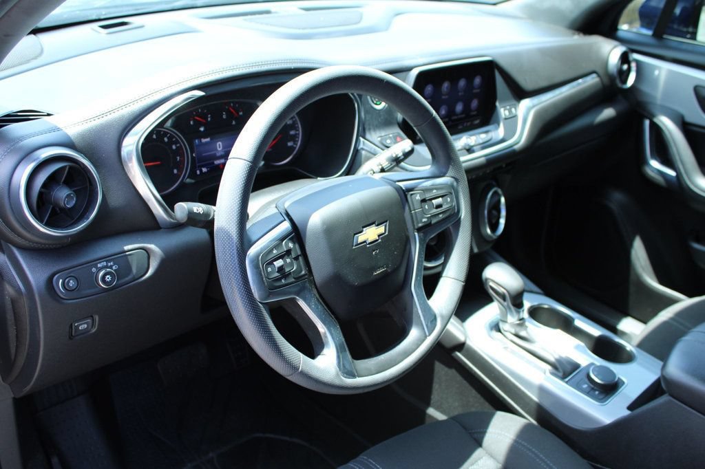 Used 2022 Chevrolet Blazer LT FWD image 13