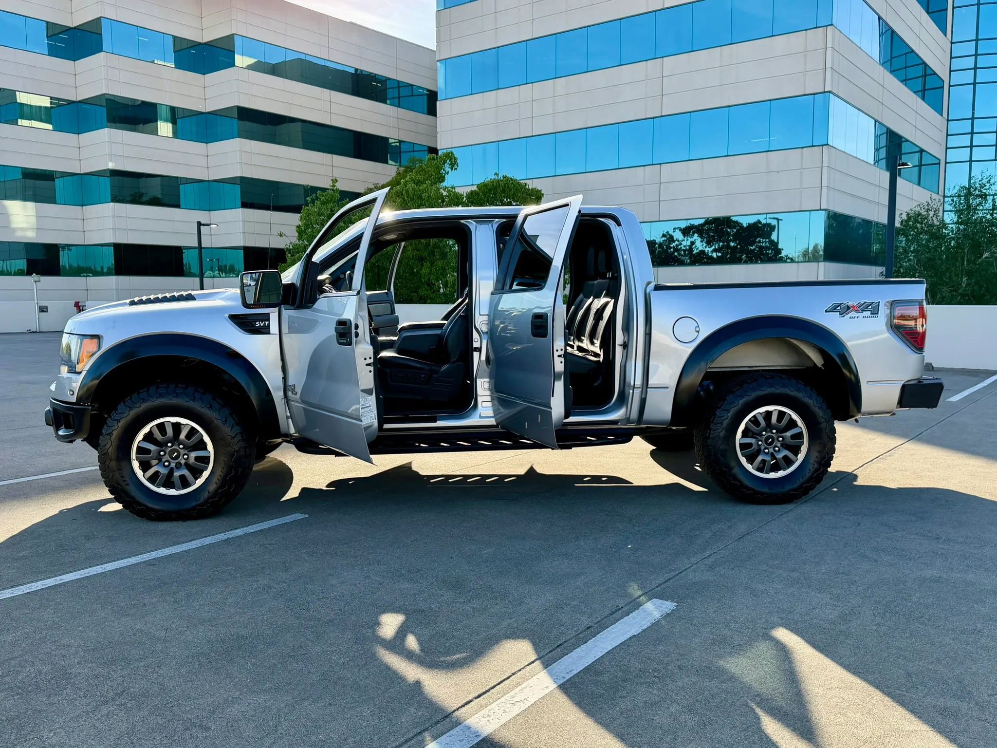 Used 2011 Ford F150 Raptor w/ Raptor Luxury Pkg AWD/4WD image 47