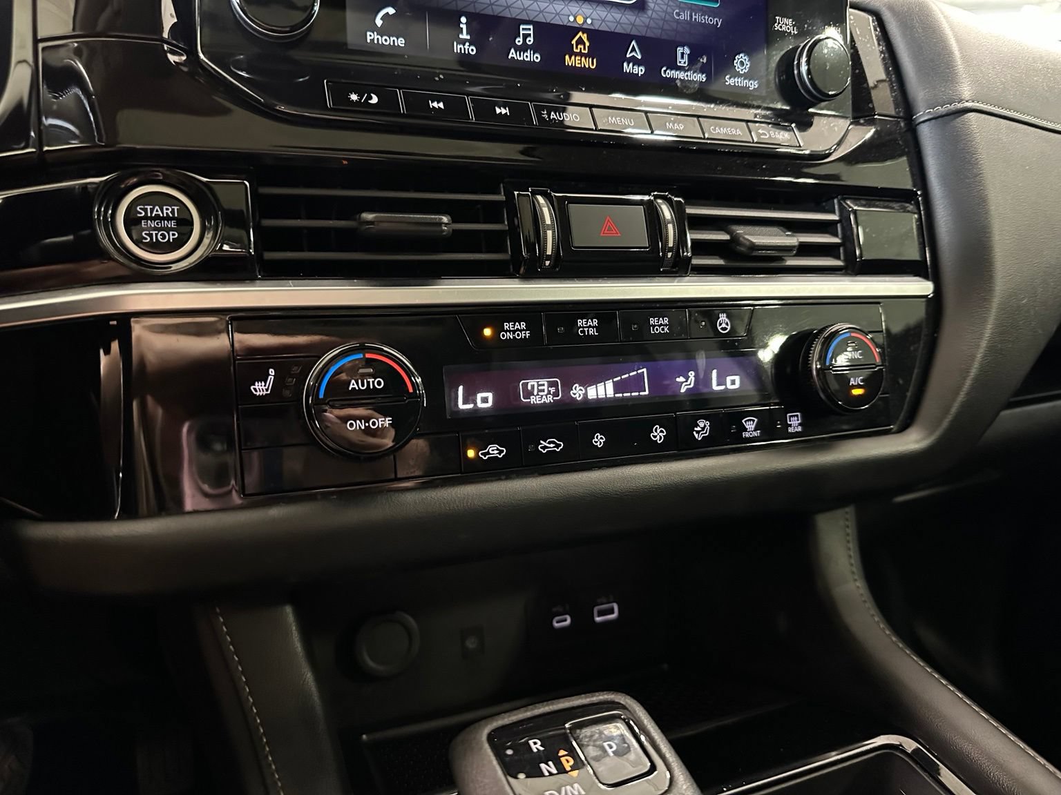 Used 2024 Nissan Pathfinder SL w/ SL Premium Package FWD image 32