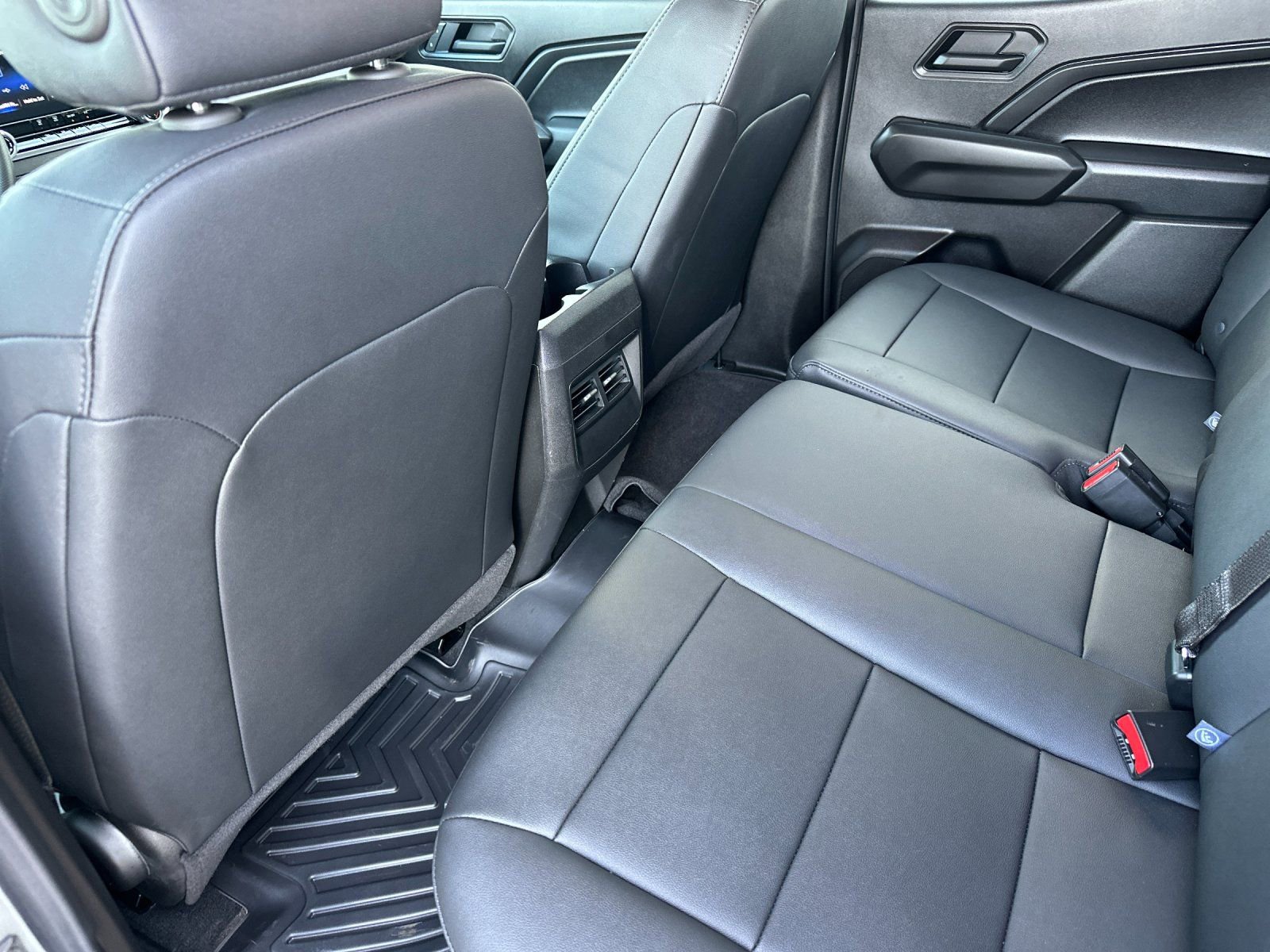 Used 2024 Chevrolet Colorado Trail Boss w/ Safety Package image 13