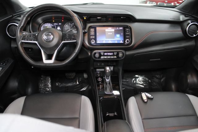 Used 2021 Nissan Kicks SR w/ SR Premium Package FWD image 2
