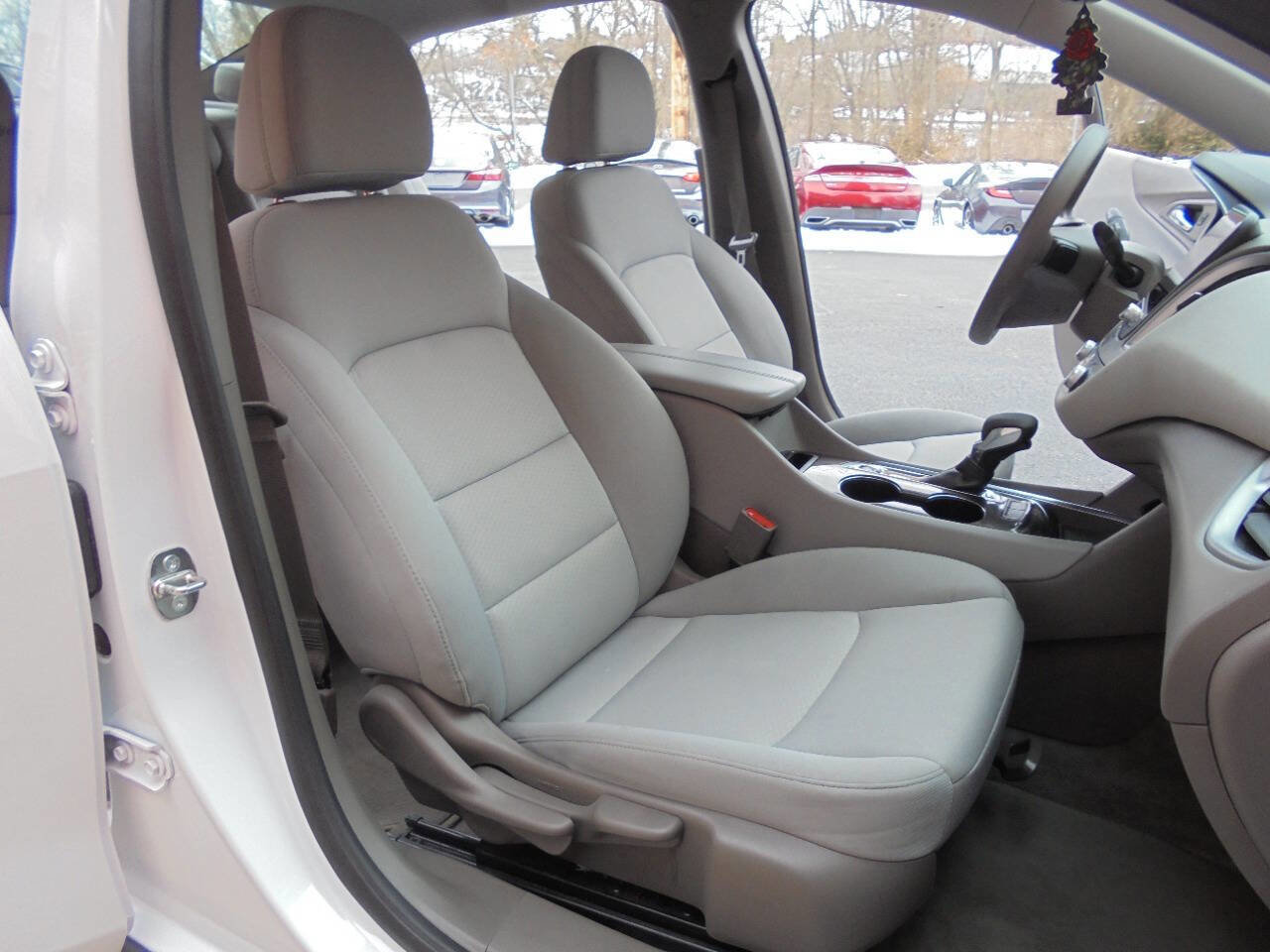 Used 2024 Chevrolet Malibu LT image 13