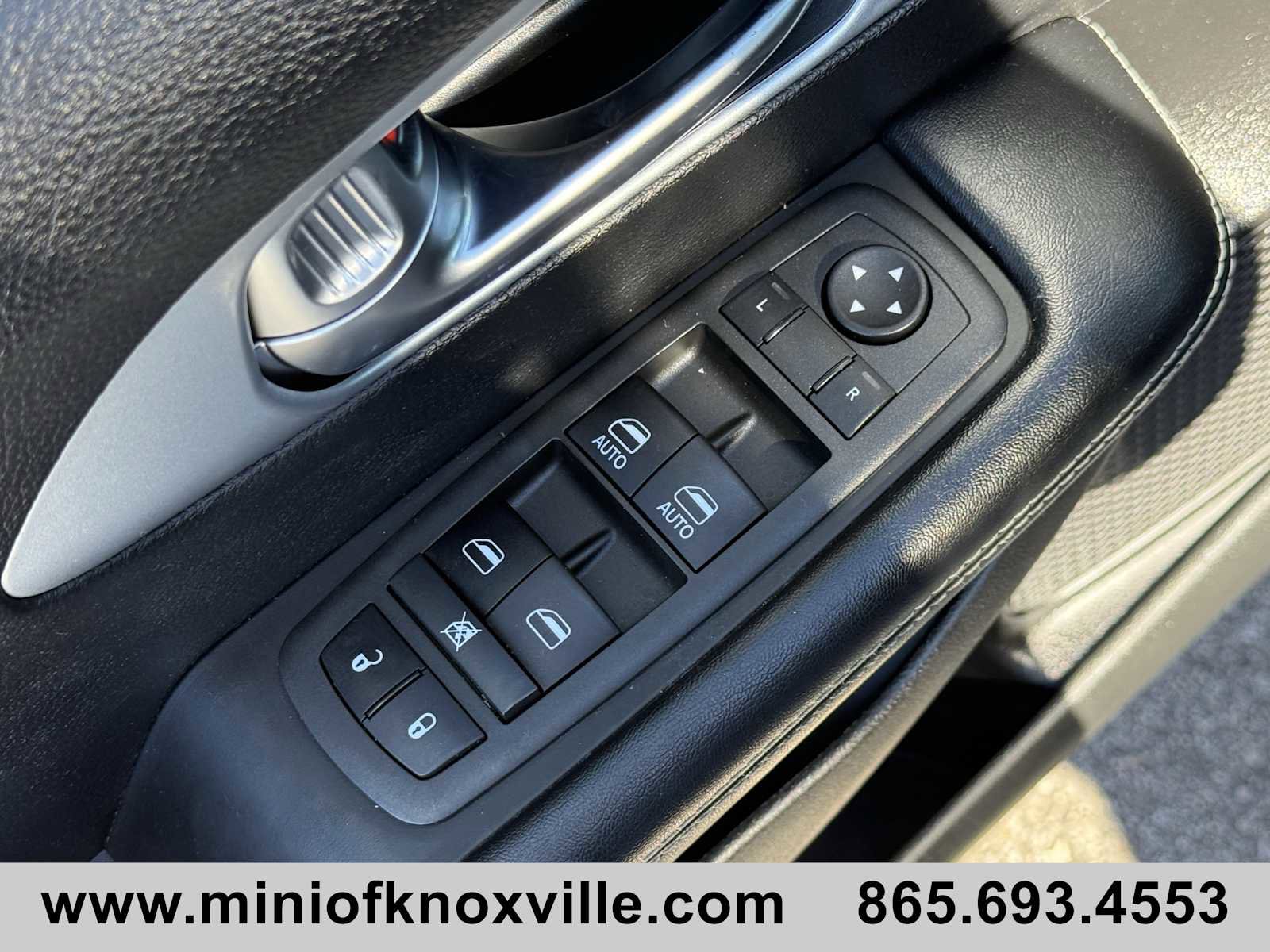 Used 2022 Chrysler Pacifica Touring image 31