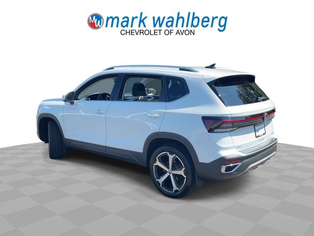 Used 2025 Volkswagen Taos SEL AWD/4WD image 6