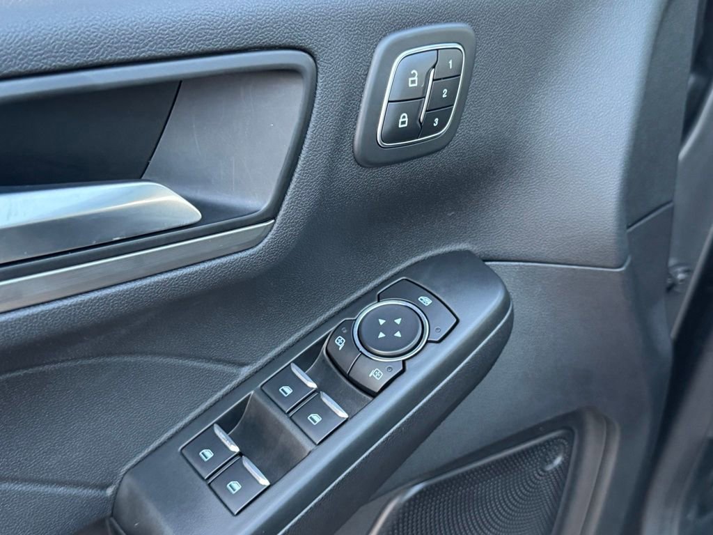 Used 2022 Ford Escape Titanium w/ Class II Trailer Tow Package image 17