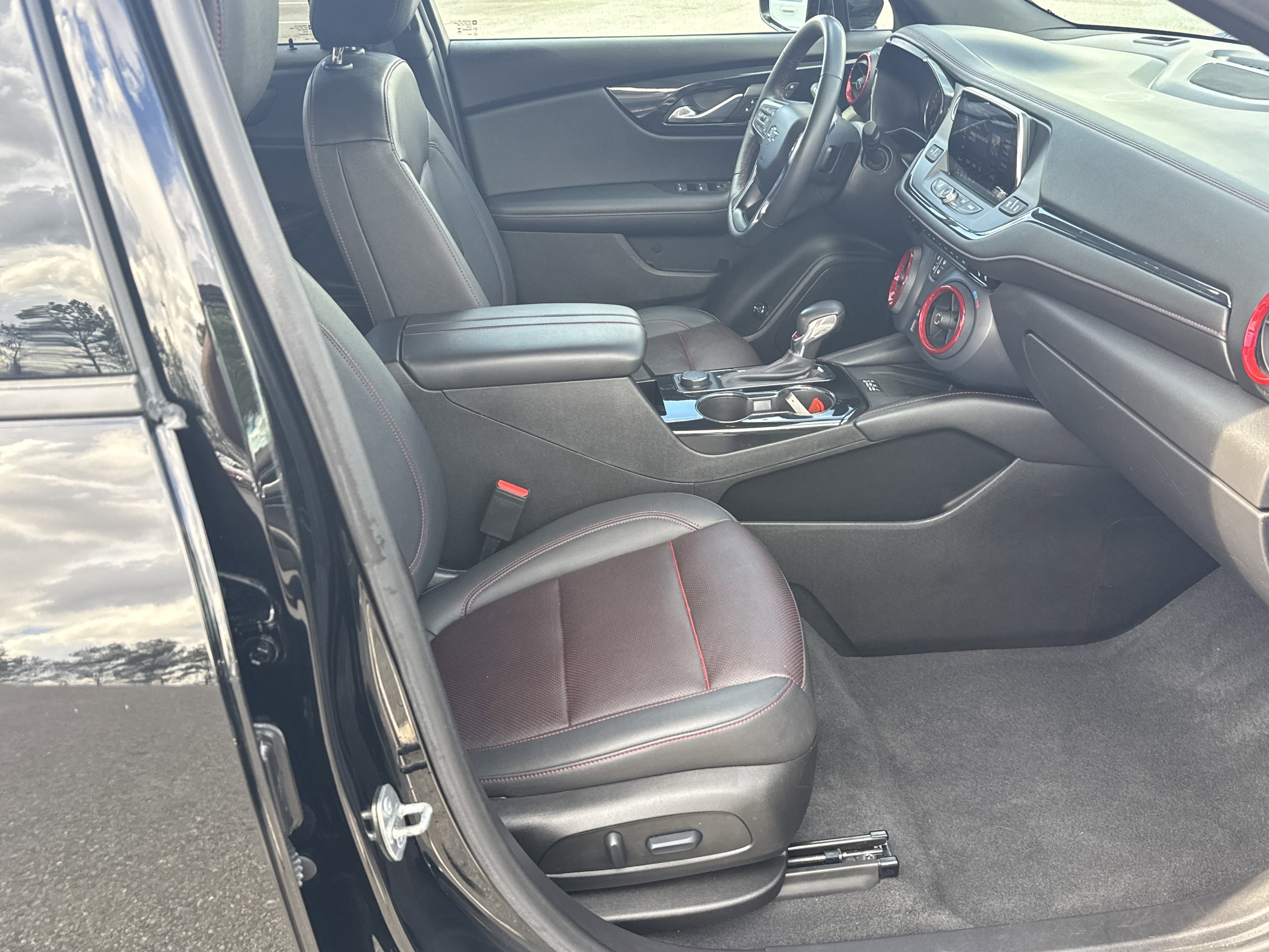 Used 2022 Chevrolet Blazer RS w/ Enhanced Convenience Package image 17