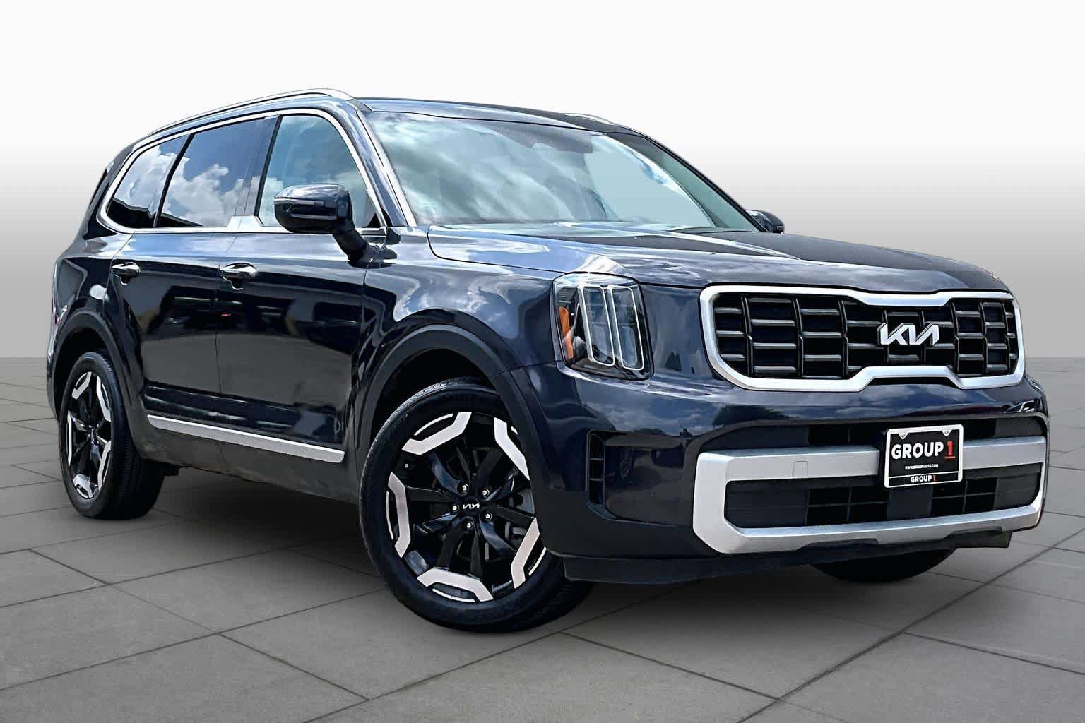 Used 2025 Kia Telluride S FWD image 3