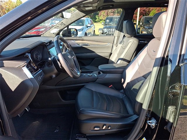 Certified 2024 Cadillac XT6 Sport w/ Platinum Package image 11