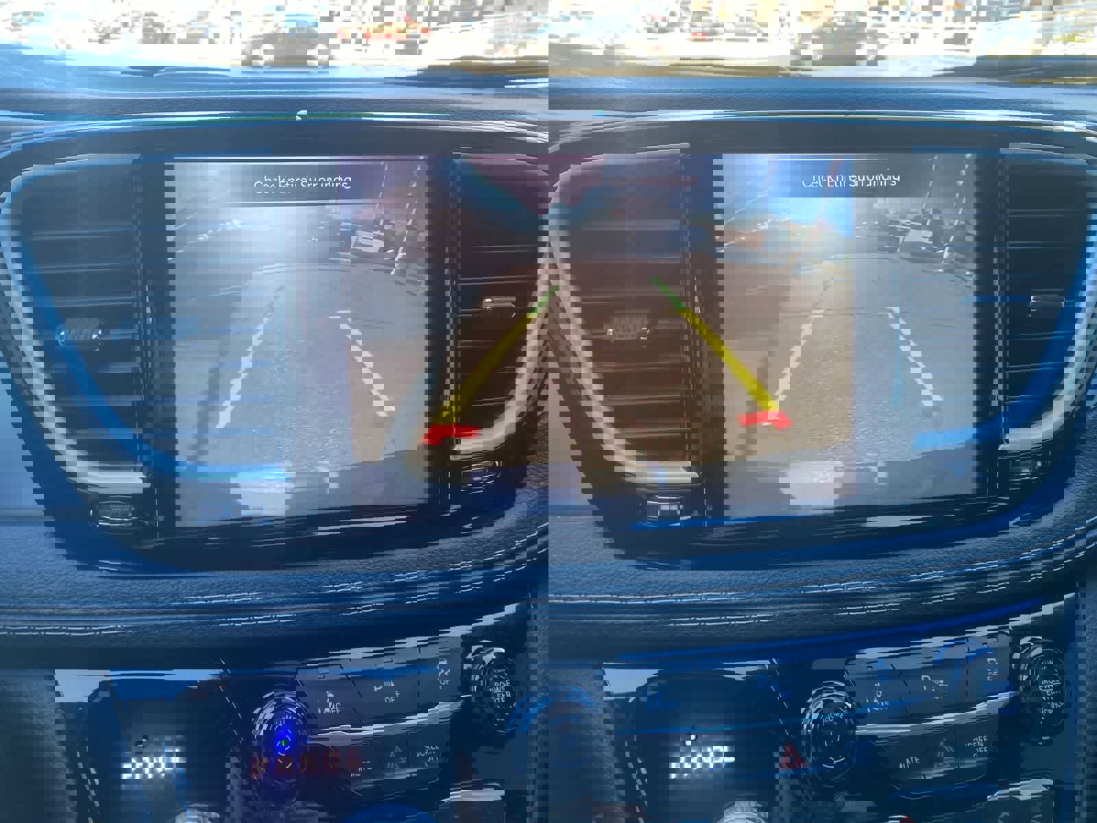 Used 2021 Chrysler Pacifica Touring w/ Uconnect Theater Family Group image 18