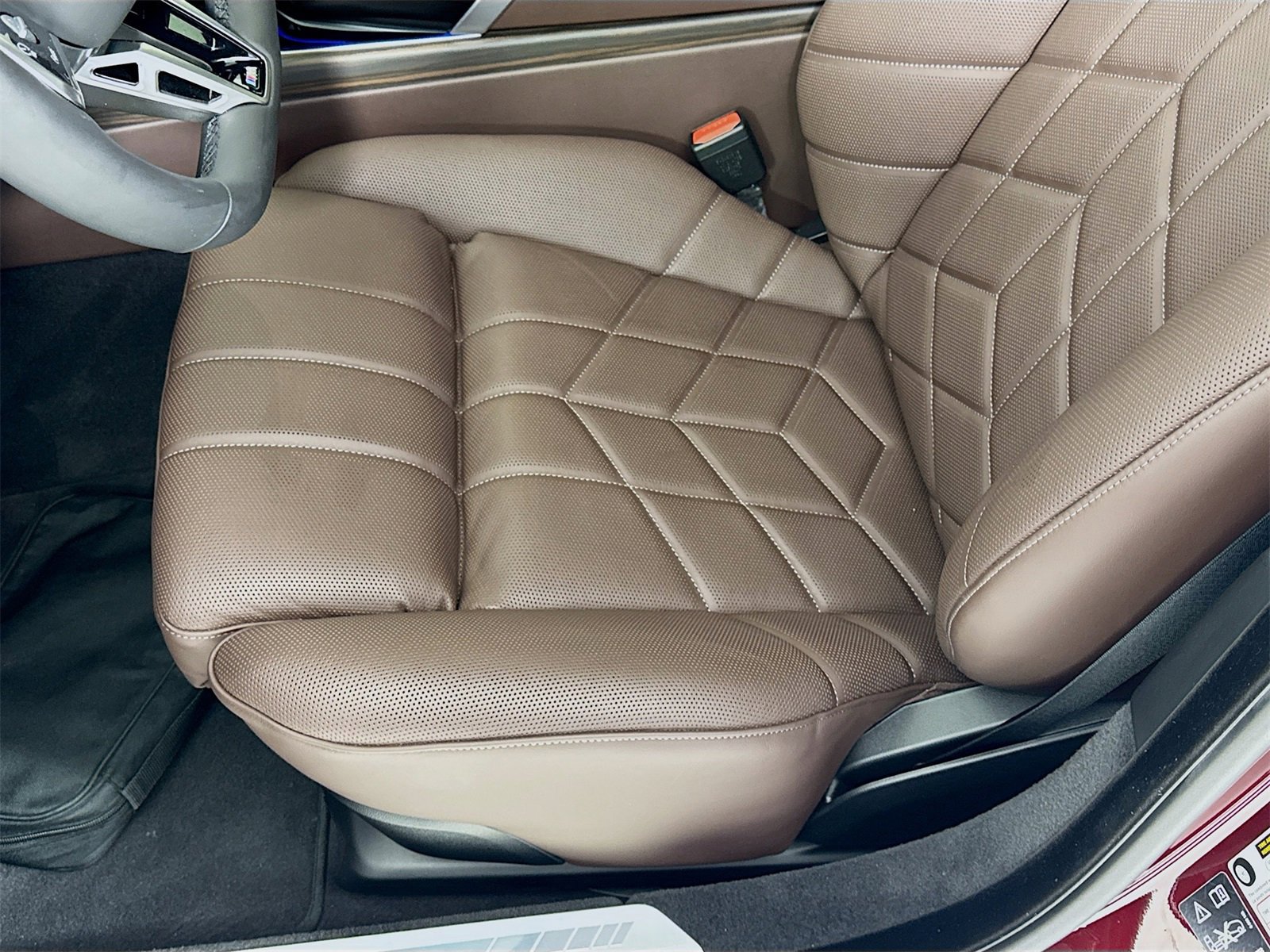 Used 2025 BMW 760i xDrive w/ Executive Package image 18