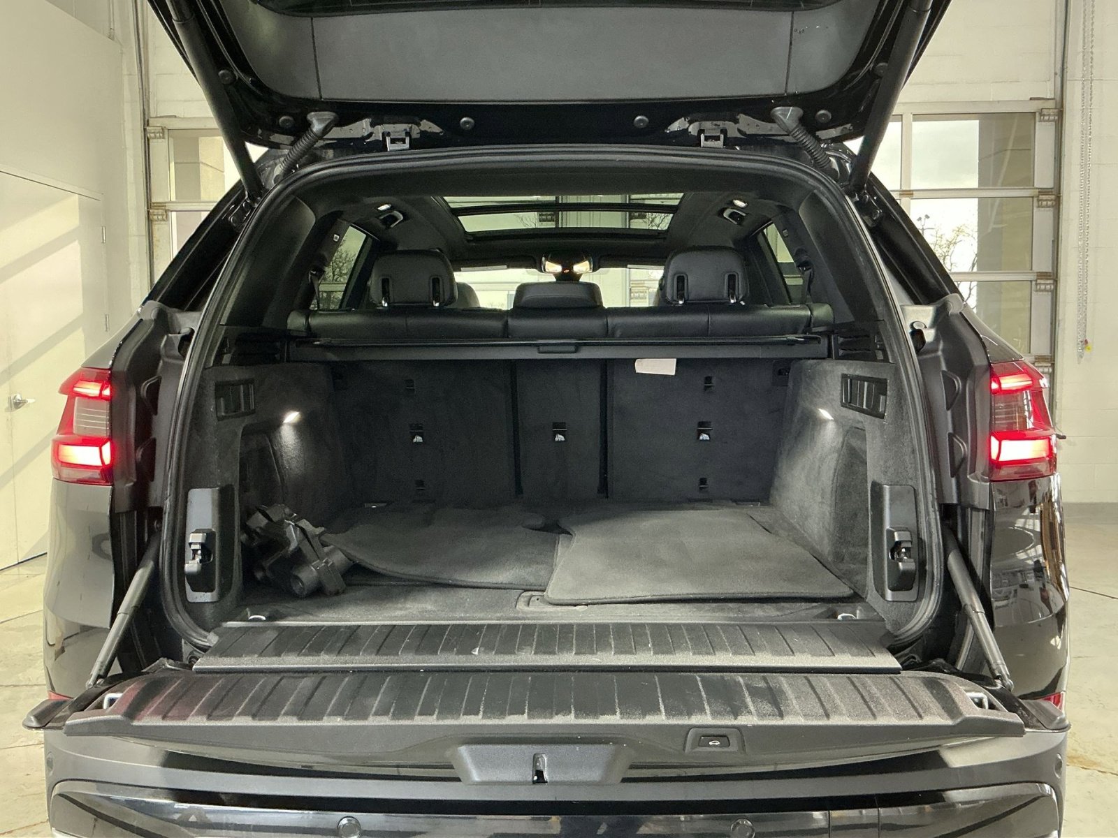 Used 2021 BMW X5 xDrive40i w/ Convenience Package image 33