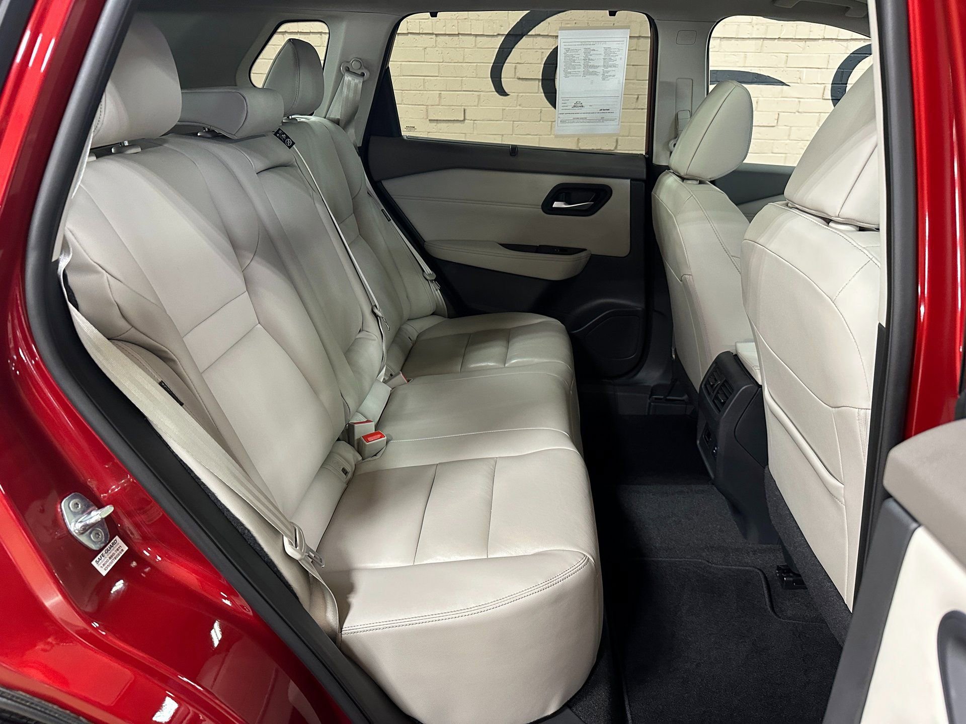 Used 2023 Nissan Rogue SL w/ SL Premium Package image 17