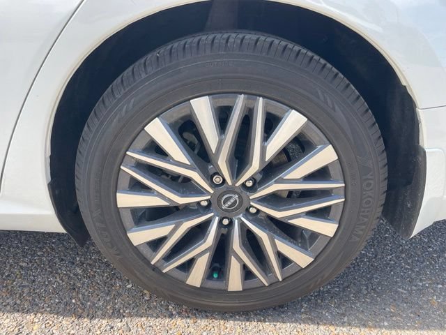 Used 2023 Nissan Altima 2.5 SV FWD image 10