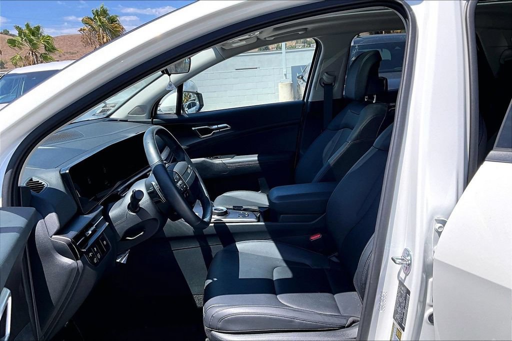 Certified 2026 Kia Sportage EX w/ EX Panoramic Sunroof Package AWD/4WD image 14