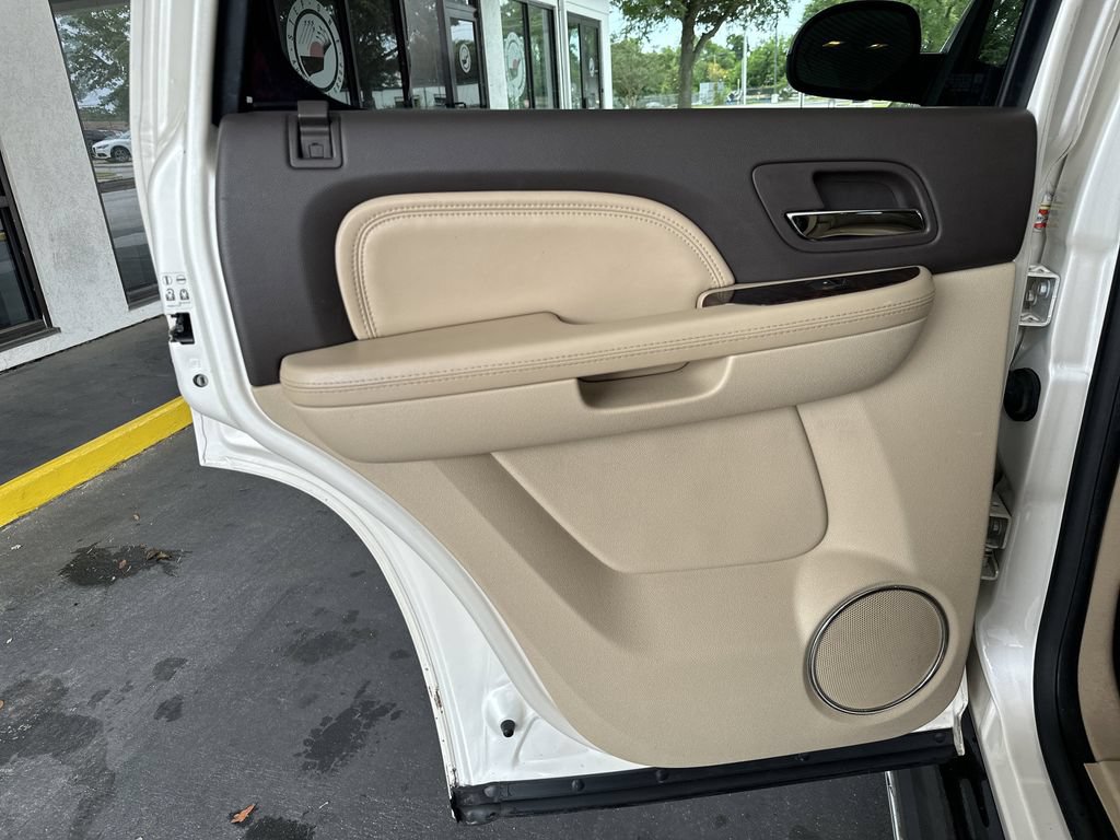 Used 2014 GMC Yukon Denali RWD image 28