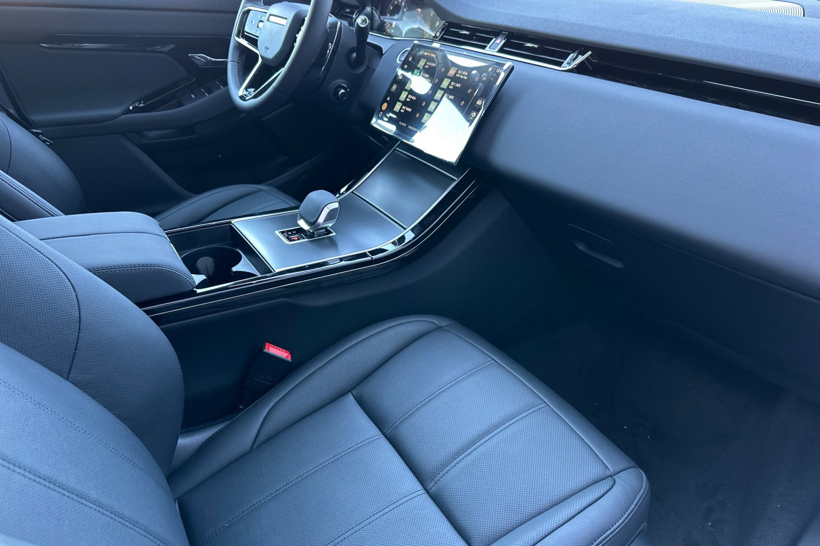 New 2026 Land Rover Range Rover Evoque S image 17