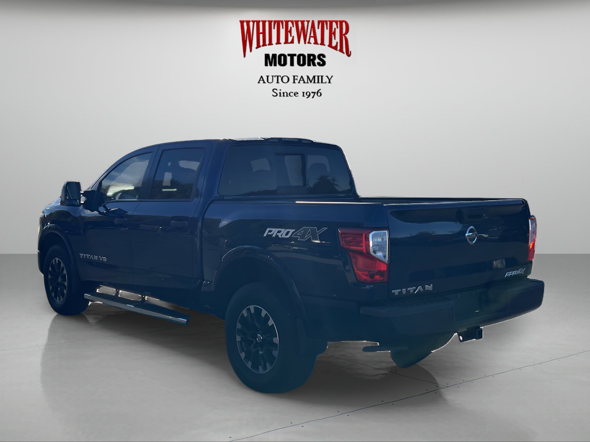 Used 2019 Nissan Titan PRO-4X w/ Pro-4x Convenience Package AWD/4WD image 3